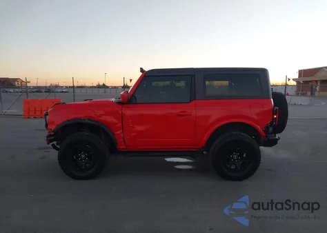 2023 Ford Bronco Outer Banks z USA, uszkodzony, nr VIN 1FMDE5AH0PLB68147